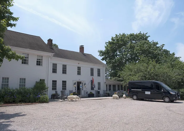Shelter Harbor Inn