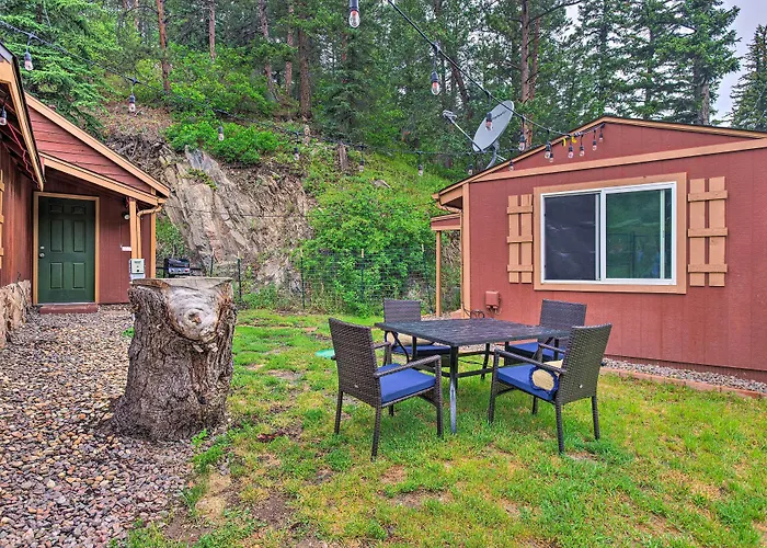 Creekside Morrison Cabin ~ 9 Mi To Red Rocks Park!