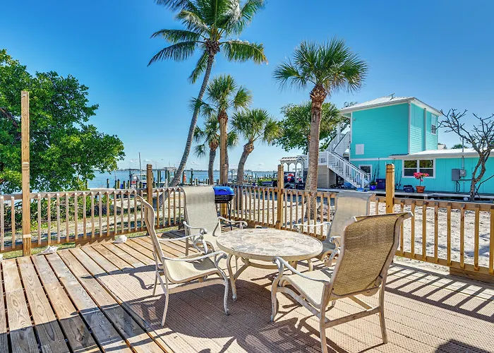 Little Gasparilla Home: Walk To Beaches!