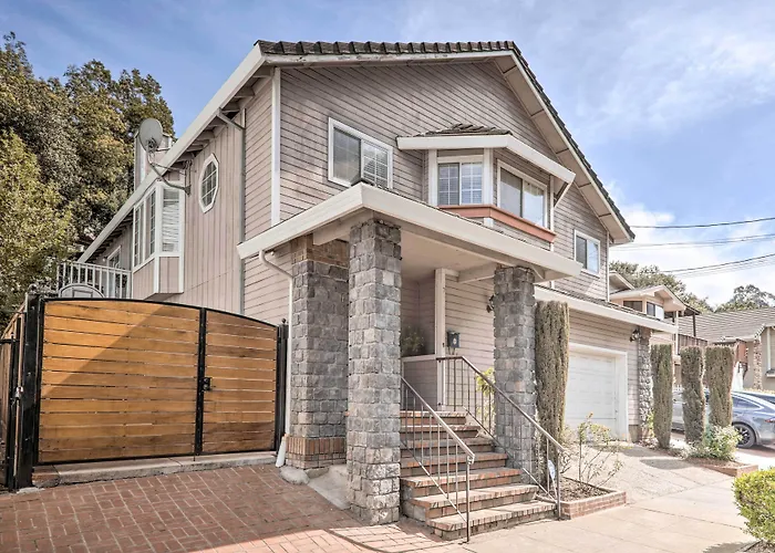 Peaceful Oakland Oasis W/ Private Yard!