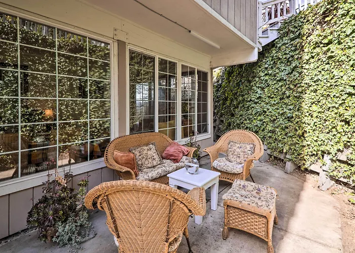 Peaceful Oakland Oasis W/ Private Yard!