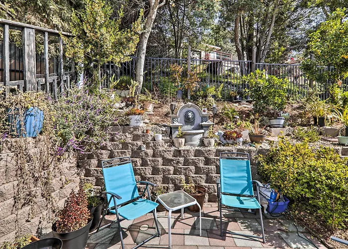 Peaceful Oakland Oasis W/ Private Yard!