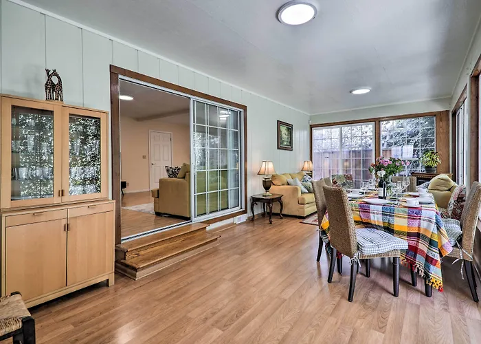 Peaceful Oakland Oasis W/ Private Yard!