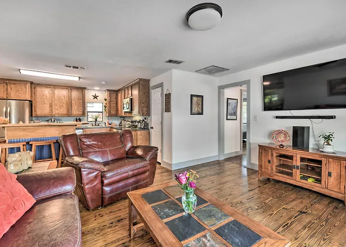Spacious Glen Rose Home On Paluxy Riverfront