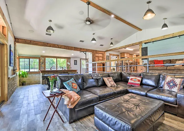 Spacious Glen Rose Home On Paluxy Riverfront