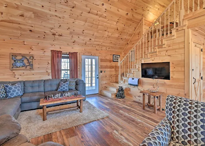 Quiet & Secluded Berea Cabin On 70-Acre Farm!