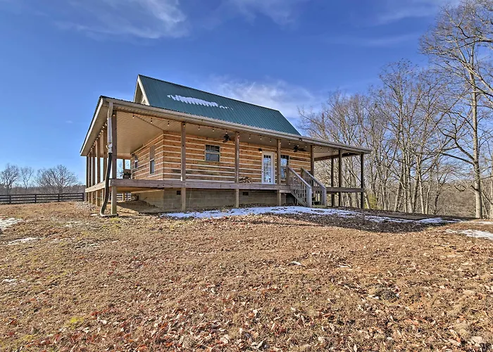 Quiet & Secluded Berea Cabin On 70-Acre Farm!