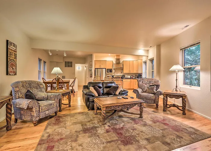 Downtown Manitou Springs Home: Tranquil Creek View