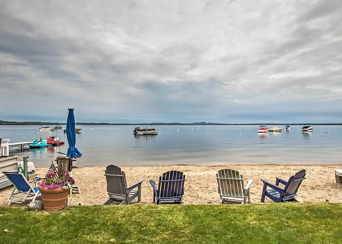 Sebago Lake Cottage W/ Patio + Beach Access!