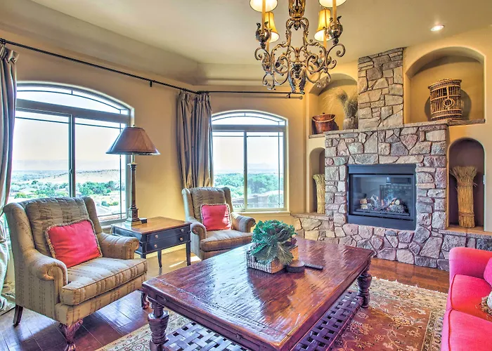 Spacious Grand Junction Home W/ Mountain View