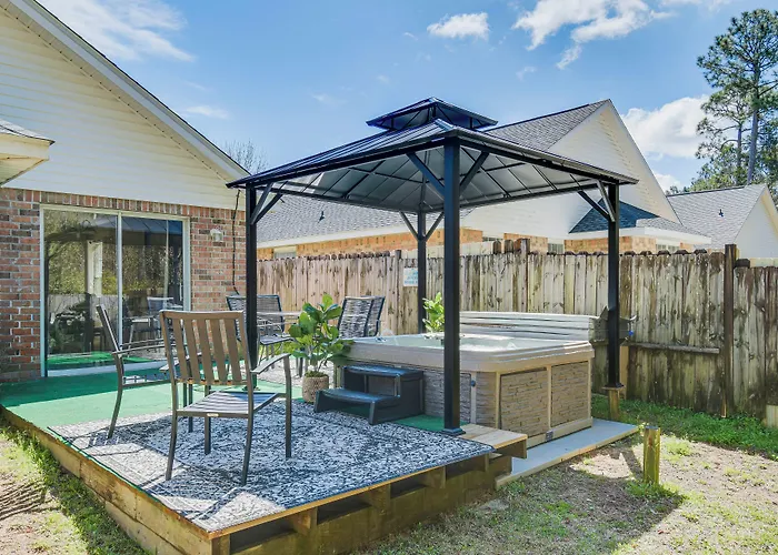 Orange Beach Home W/ Hot Tub < 2 Mi To The Wharf