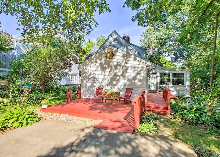 Elegant Home 5 Blocks To Mayo Clinic And Hospital
