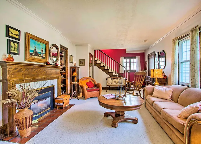 Elegant Home 5 Blocks To Mayo Clinic And Hospital