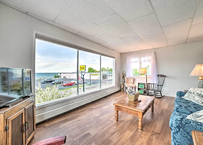 Walkable St Ignace Condo W/ Lake Huron Views