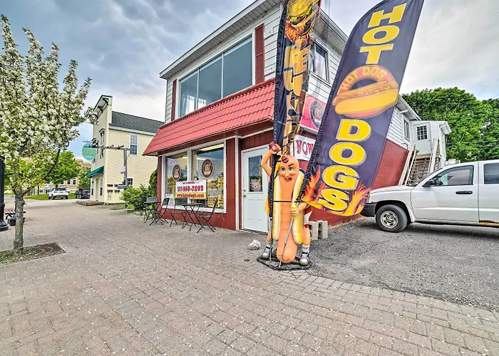 Walkable St Ignace Condo W/ Lake Huron Views