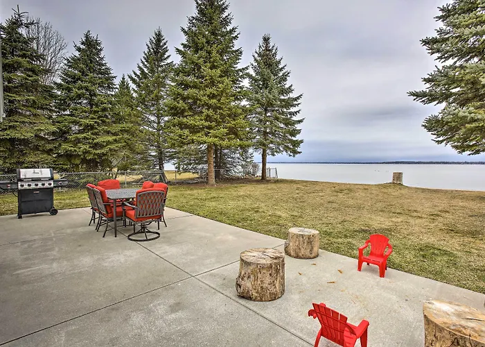 Peaceful Lakefront Houghton Lake Property W/ Patio