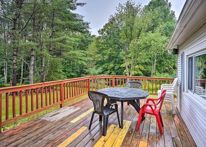 Secluded Getaway < 10 Mi To Saratoga Springs!