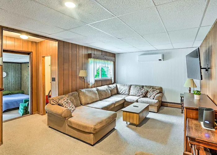 Secluded Getaway < 10 Mi To Saratoga Springs!