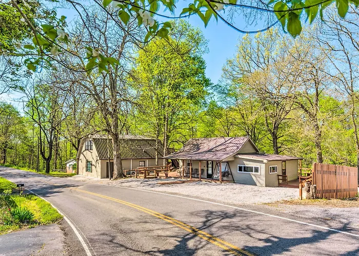 Walk To Marina! 2-Building Dale Hollow Estate