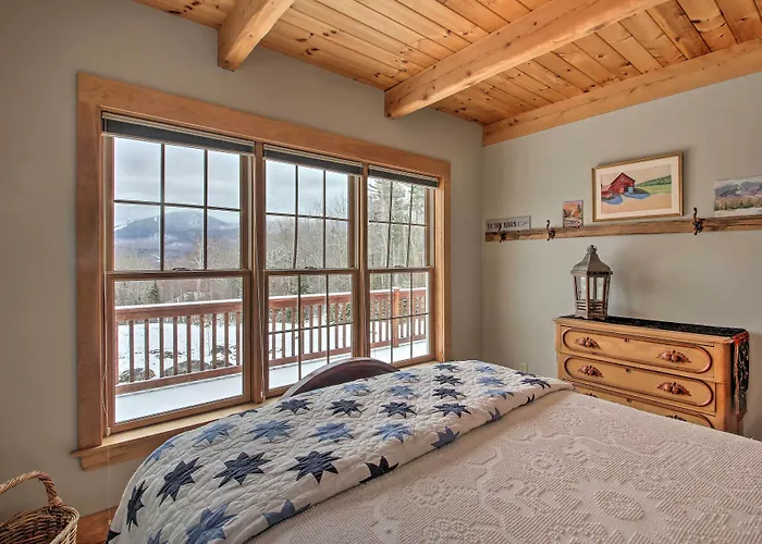 Architect-Designed Franconia Home: Hot Tub & Views