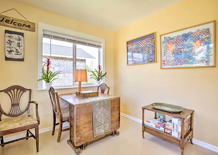 Waldport Townhome W/ Dog Run On Alsea Bay!