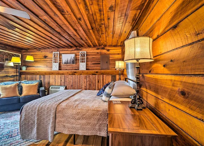 Cozy Tennessee Cabin Rental - 1 Mi To Lake