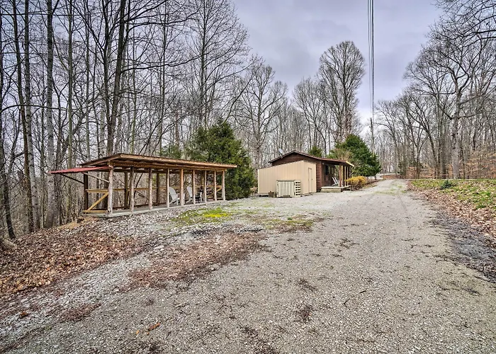 Cozy Tennessee Cabin Rental - 1 Mi To Lake