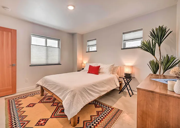 Modern Missoula Home ~ 2 Miles To Downtown!