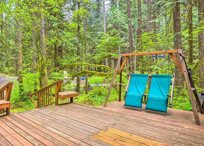 Peaceful Wooded Cabin By Mt. Baker Ski Area!