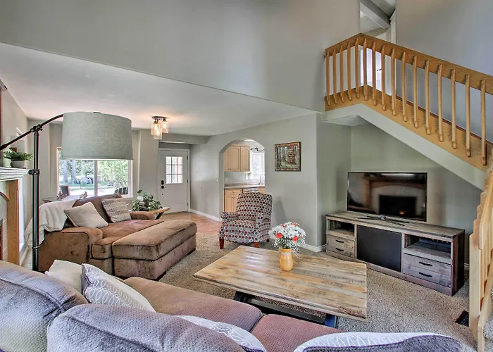 Creekfront Lincoln Home, Steps From Downtown!