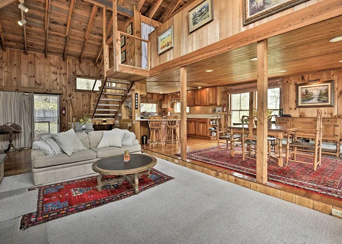 Skaneateles Lake Home: Water Views & Private Beach