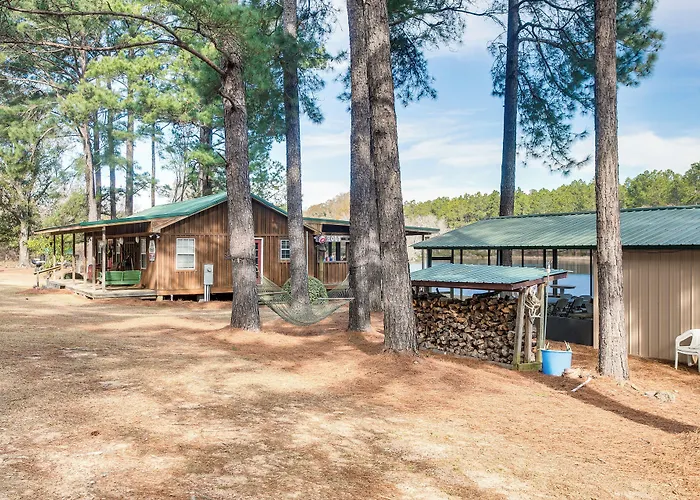 Georgia Lakefront Cabin W/ Fire Pit + Grills!