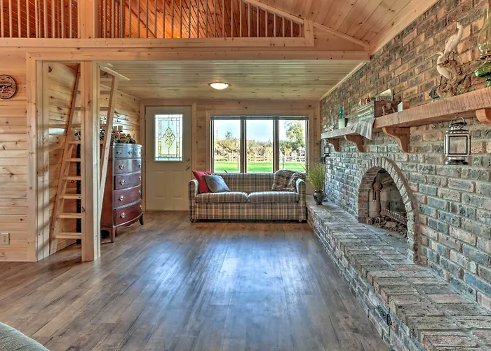 Waterfront Syracuse Home: Deck, Fire Pit & Kayaks