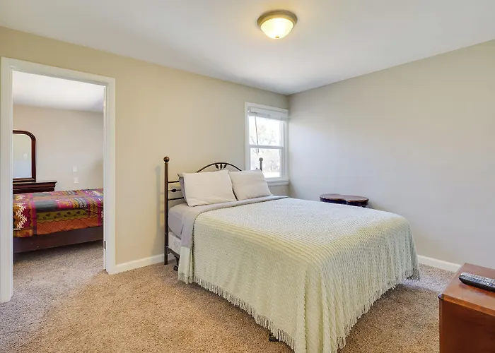 Pueblo House By Riverwalk, 2 Miles To Fairgrounds!