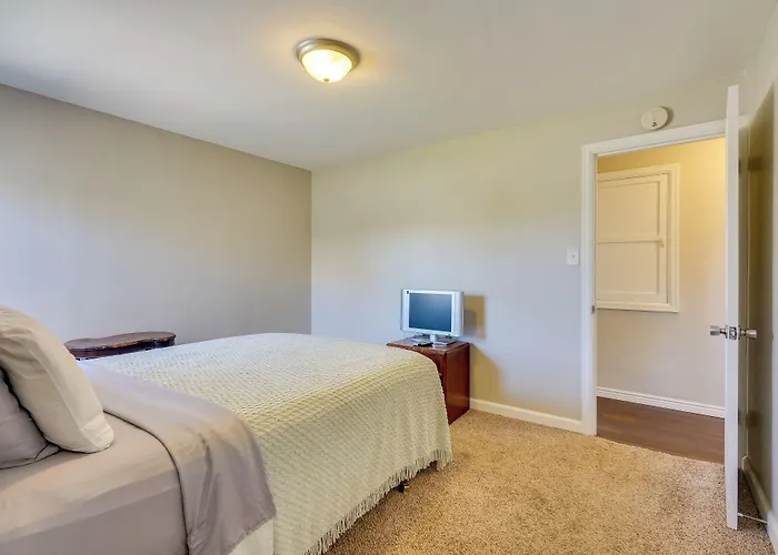 Pueblo House By Riverwalk, 2 Miles To Fairgrounds!