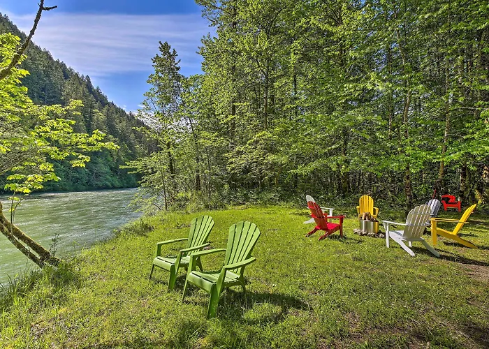 Riverside North Bend Oasis: Stunning Mountain View