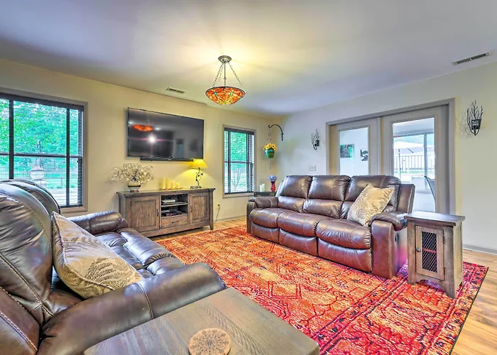 Pisgah Forest Farm Home: Outdoor Pool & Games