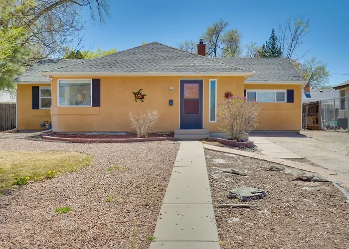 Pueblo House By Riverwalk, 2 Miles To Fairgrounds!