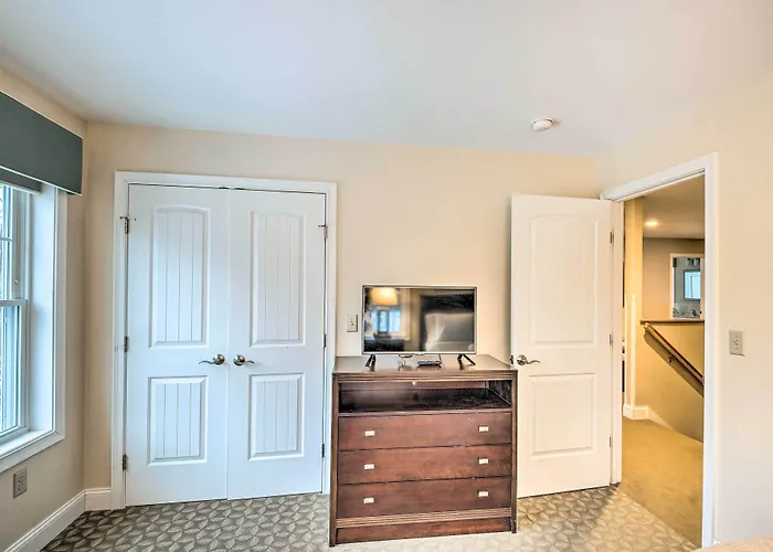 North Conway Home ~ 2 Mi To Cranmore Mountain!