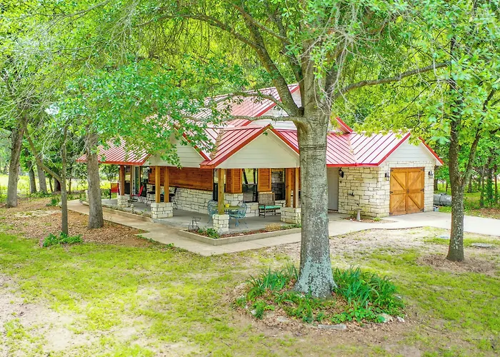 Dog-Friendly Wills Point Home W/ Grill On 10 Acres