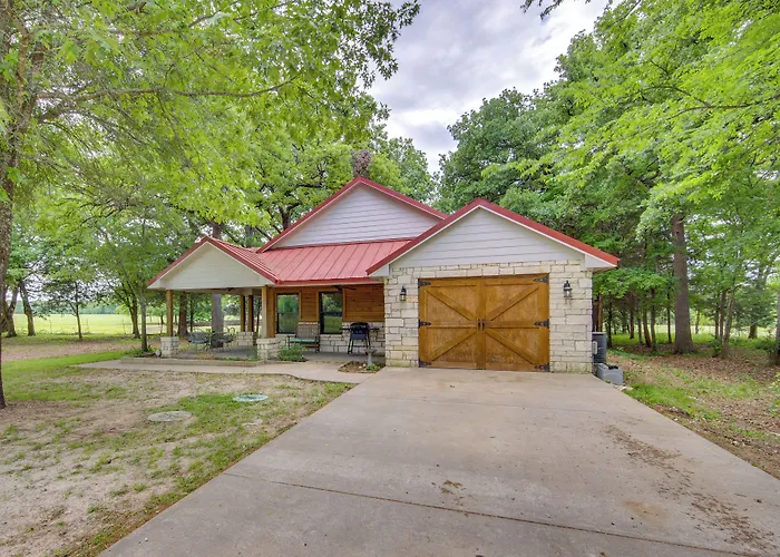 Dog-Friendly Wills Point Home W/ Grill On 10 Acres