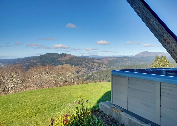 Stunning 360 Ocean Views, Near Redwoods Np!