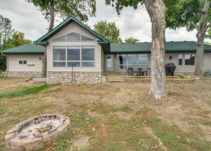 Lakefront Isle Escape W/ Dock + Fire Pit!