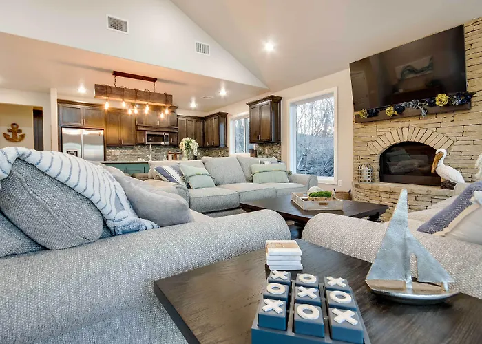 Waterfront Grand Lake Family House W/ Game Room!