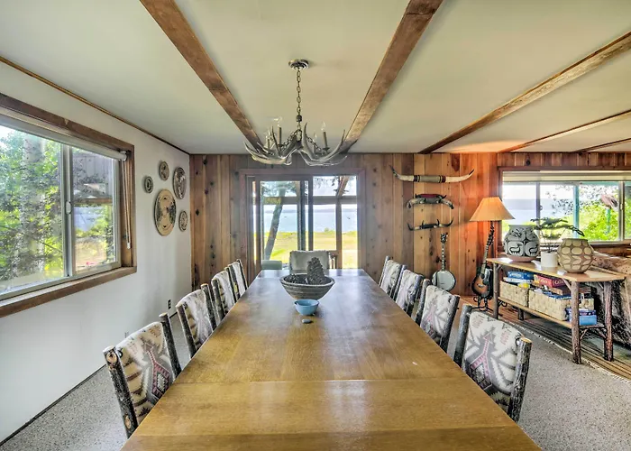 Scenic Lake Almanor Home W/ Mountain Views!
