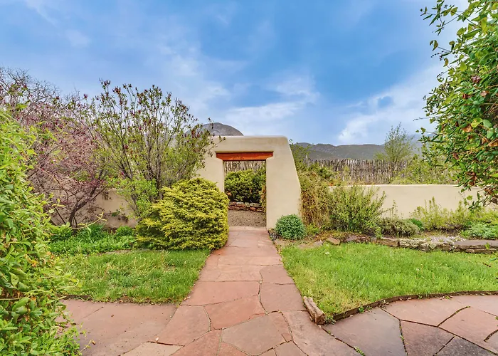 Arroyo Seco Adobe W/ Hot Tub Near Taos Ski Valley!
