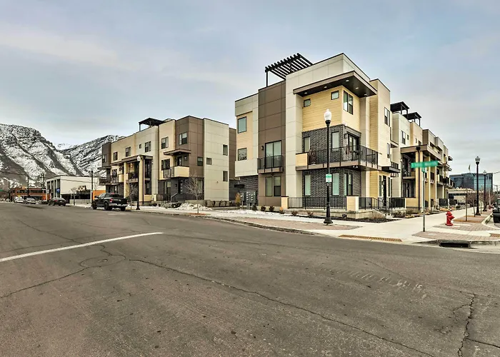 3-Story Provo Townhome: 1 Mi To Byu!