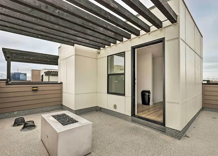 3-Story Provo Townhome: 1 Mi To Byu!