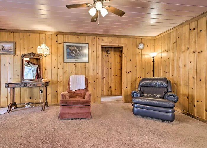 Cozy Home W/ Hot Tub: Half Mi To Salmon River!