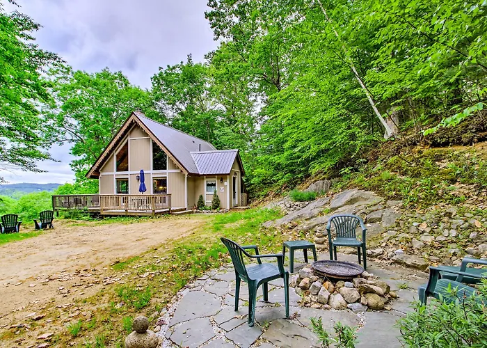 Conway Area Chalet W/ Mountain Views & Fire Pit!